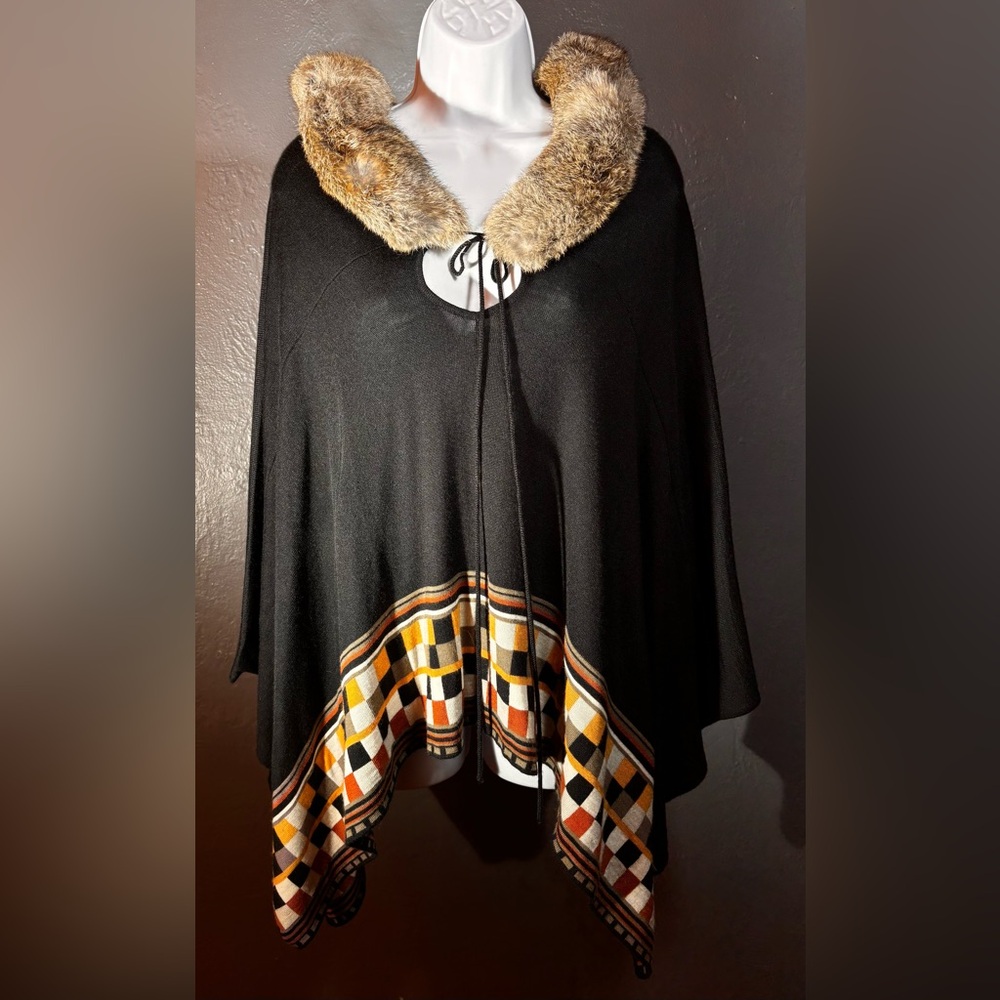 LA ROK LUX Women's Black Sweater Poncho with Real Rabbit Fur Detailed Hood